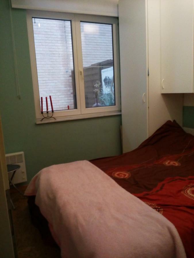 App 2 Slaapkamers 克诺克－海斯特 外观 照片