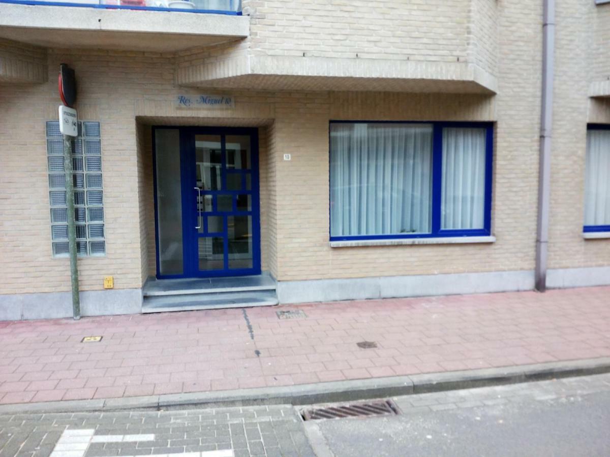 App 2 Slaapkamers 克诺克－海斯特 外观 照片