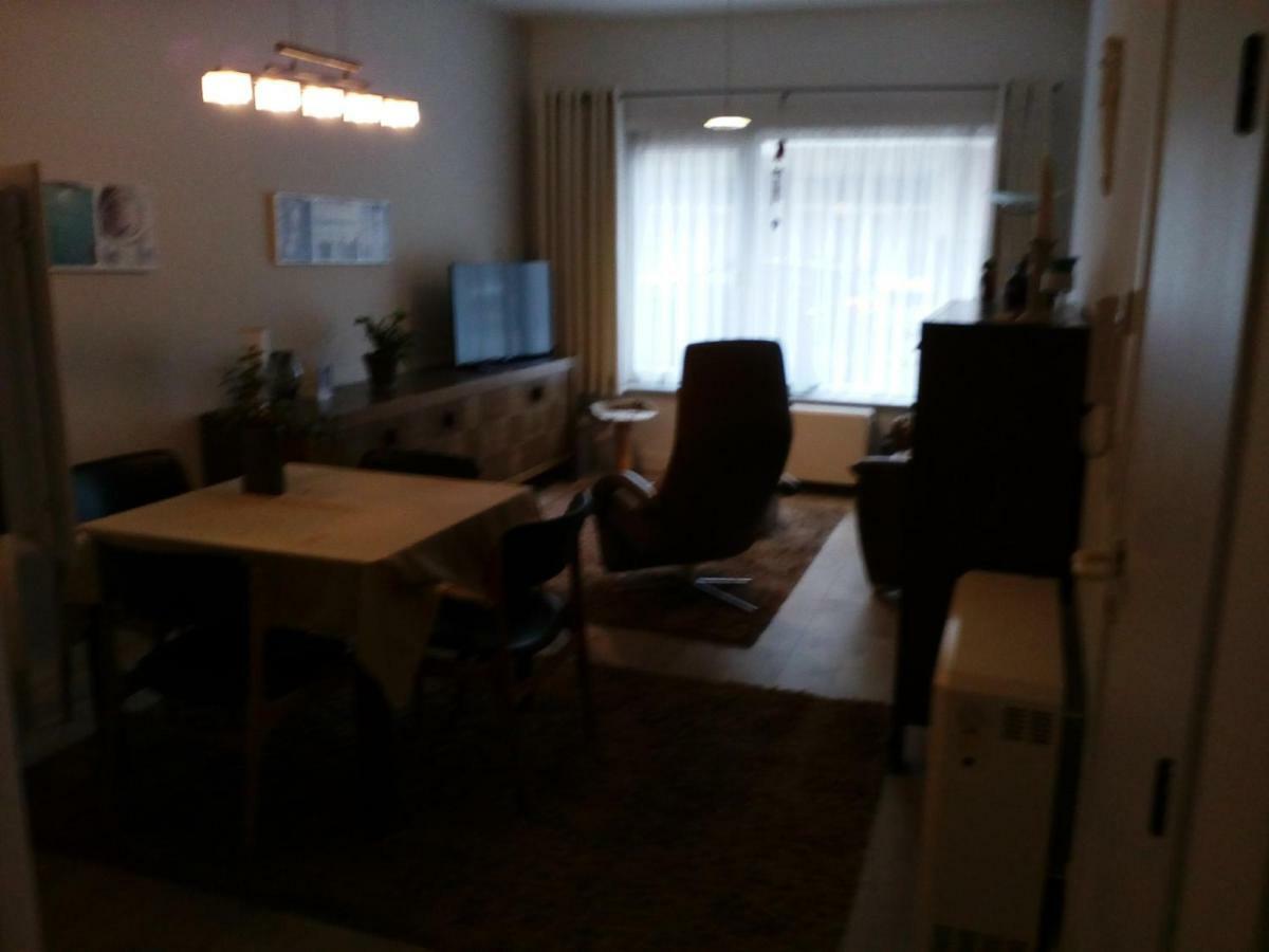 App 2 Slaapkamers 克诺克－海斯特 外观 照片